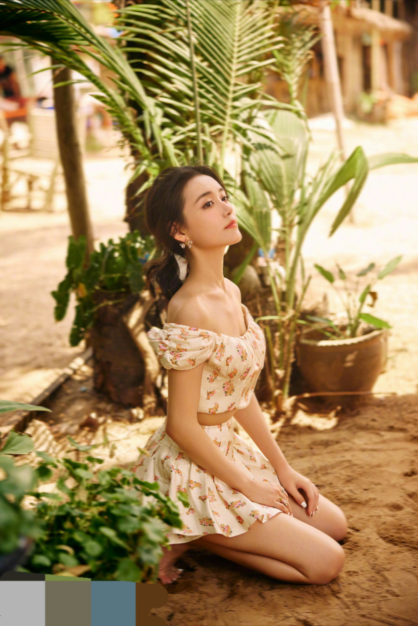 蒋依依男人装,阳光,沙滩,椰汁,美女.