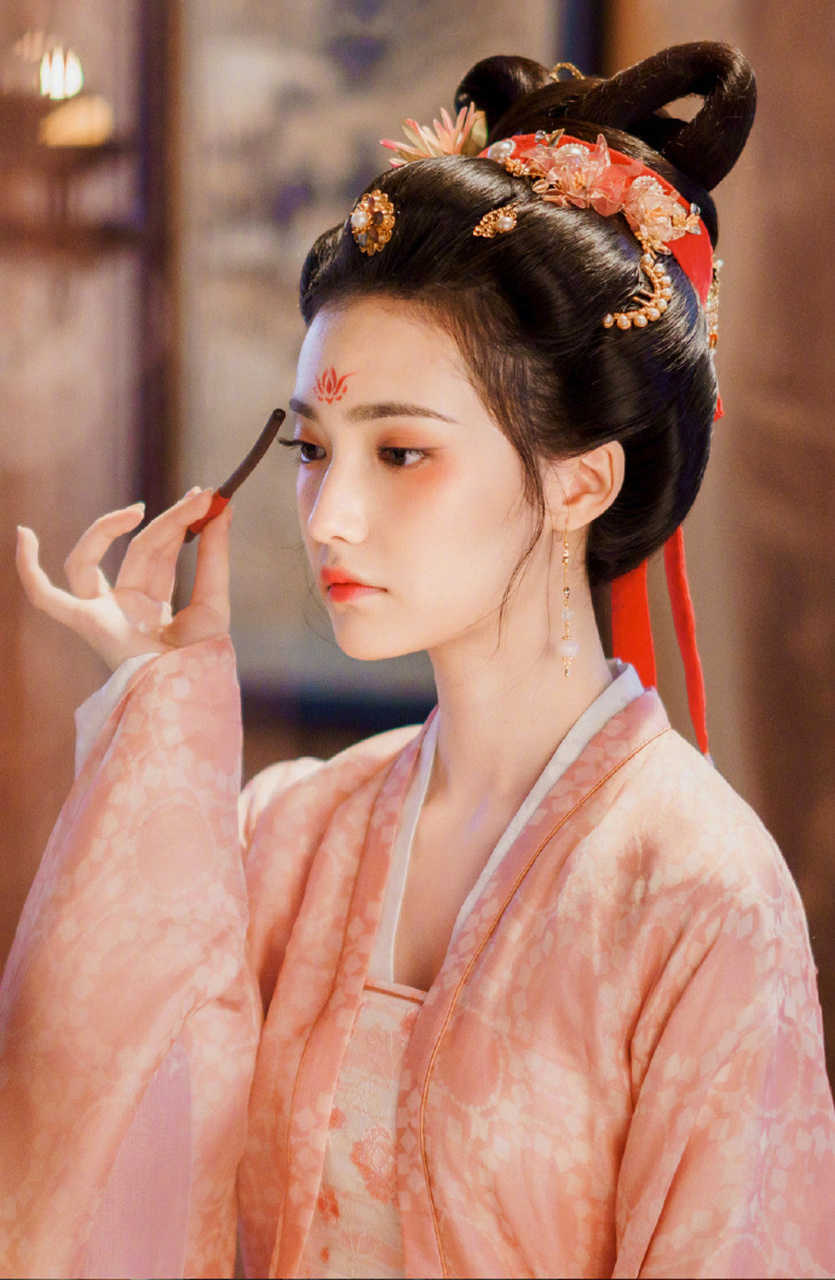 宋制这个珍珠妆盘发真的要97起来了 化过盘过的妹妹,基本就没有丑的