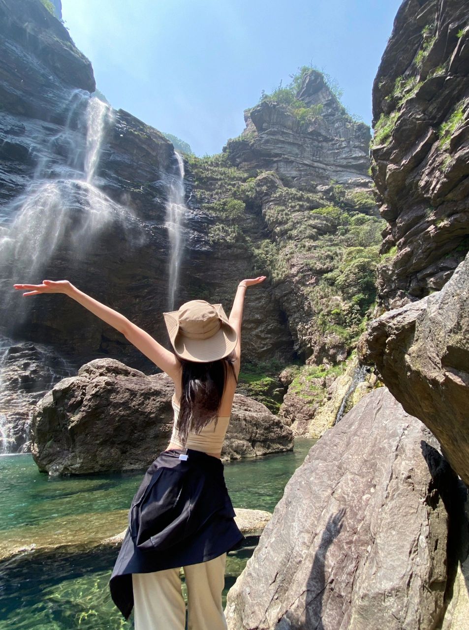 在庐山三叠泉帮我拍这组照片的游客小姐姐,人美心善,摄影技术太牛了