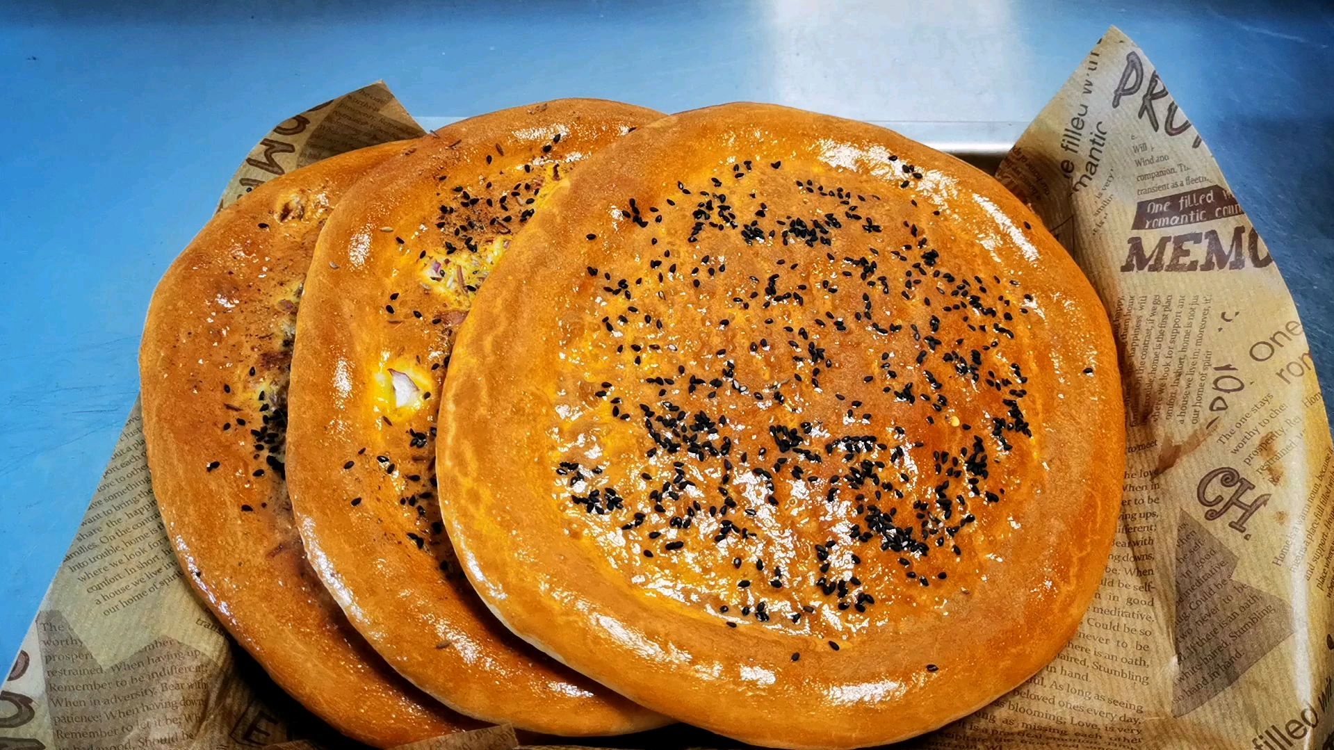 新疆烤馕饼怎么做?新疆烤馕饼的做法非常简单,一学就会
