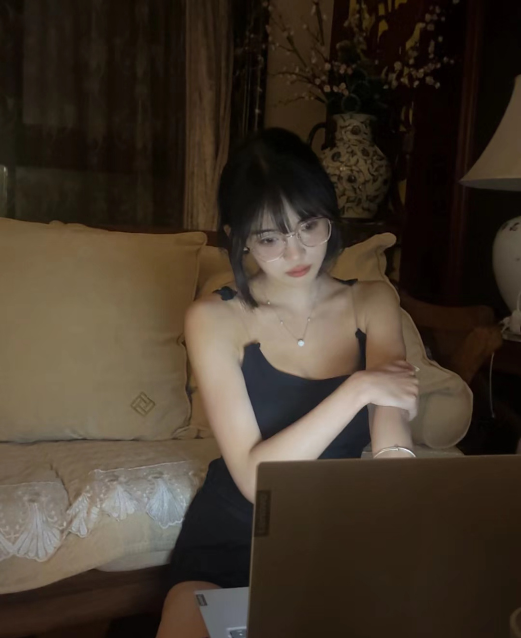 都说眼镜妹反差#美女