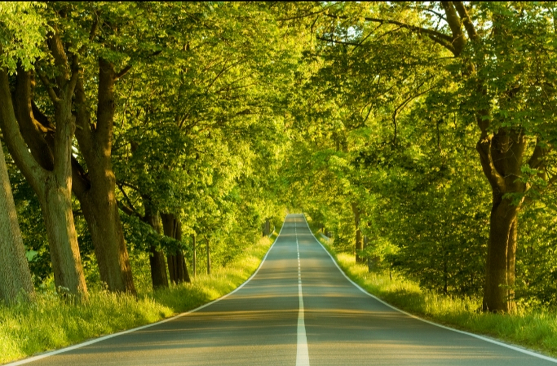 老公回家看到字条,又唱又跳,一边换衣服,一边打电话