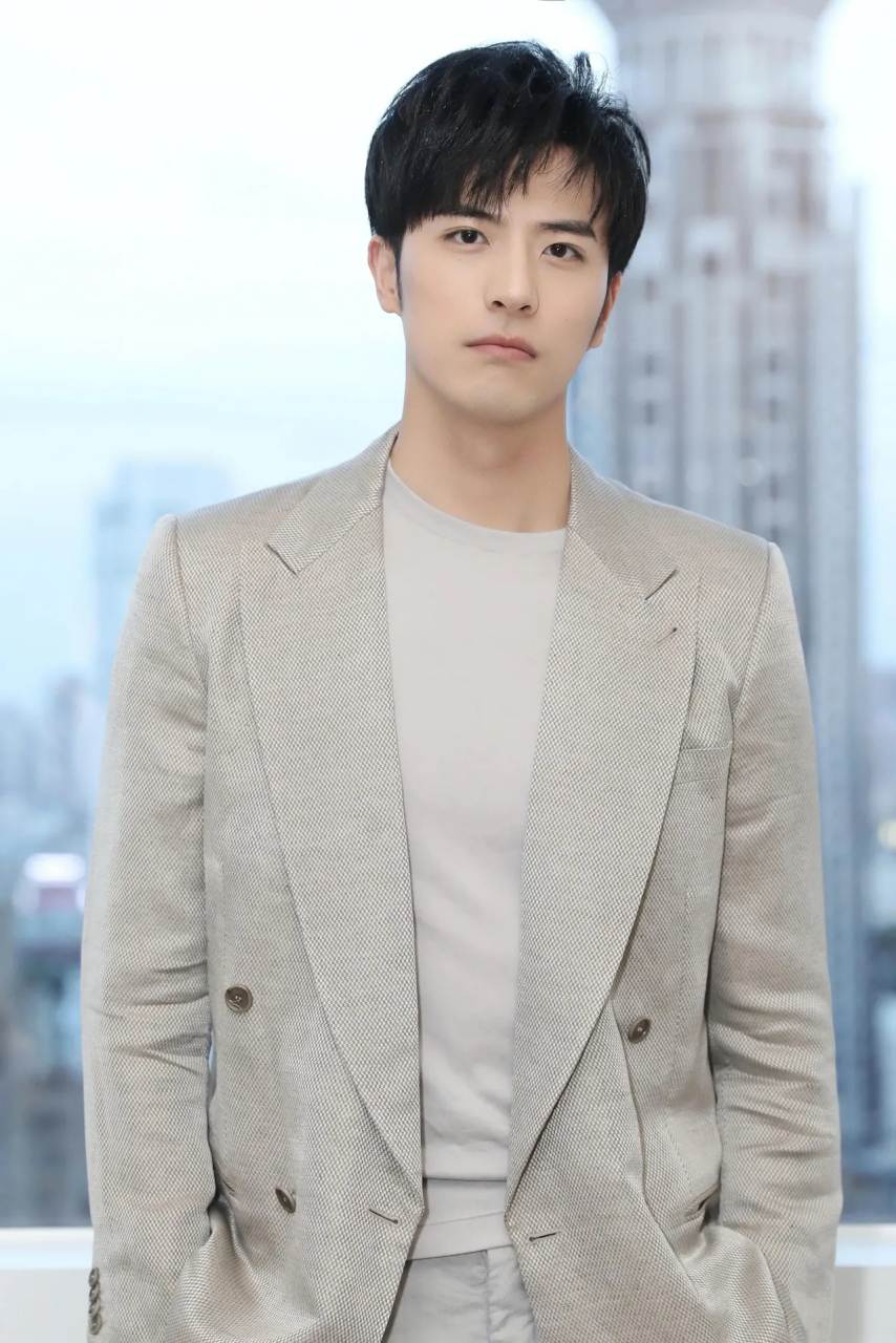 徐开骋原来这么帅的,怪不得女朋友都是大美女,#娱乐热点新播报# 1990