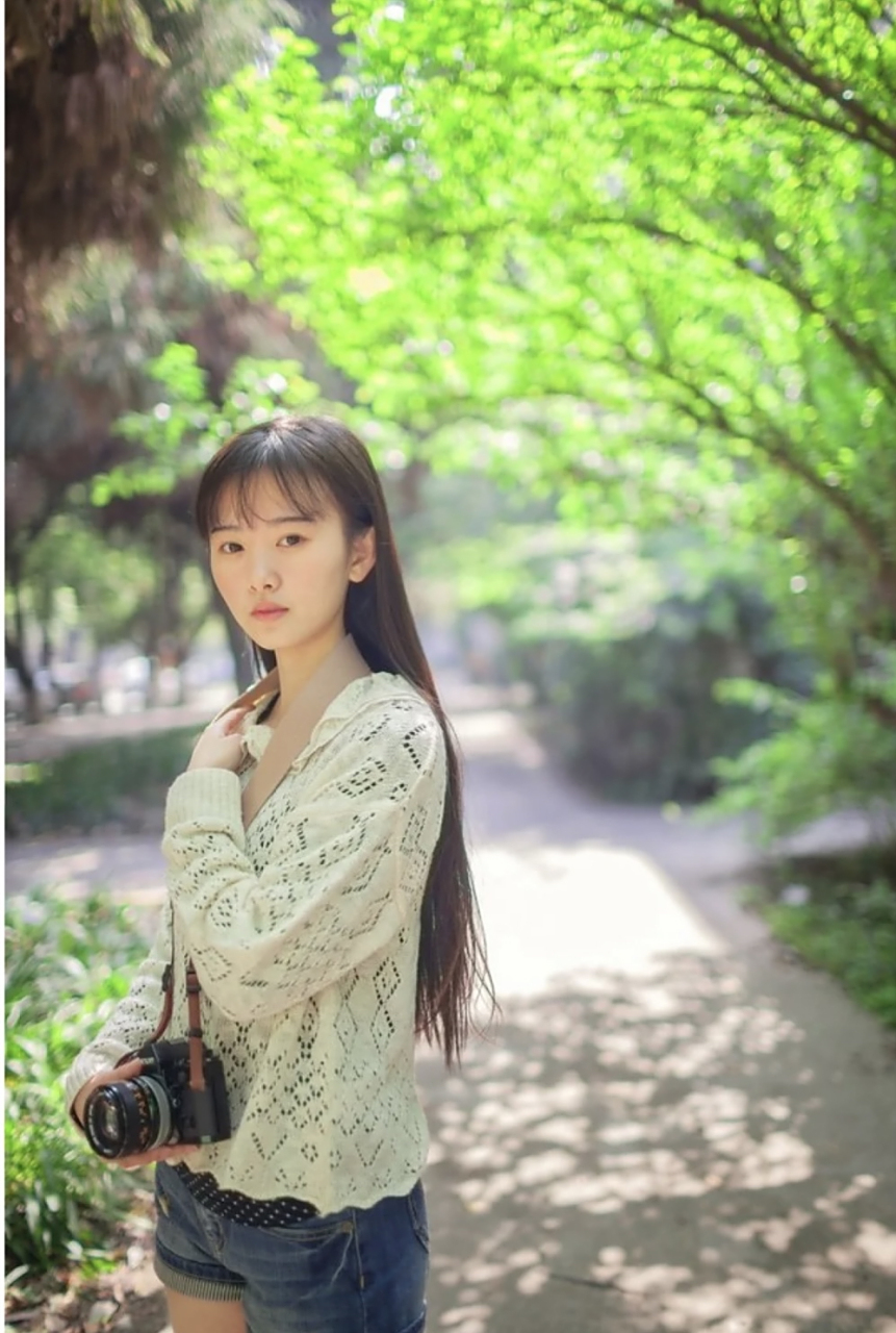 鞠婧祎出道前的照片