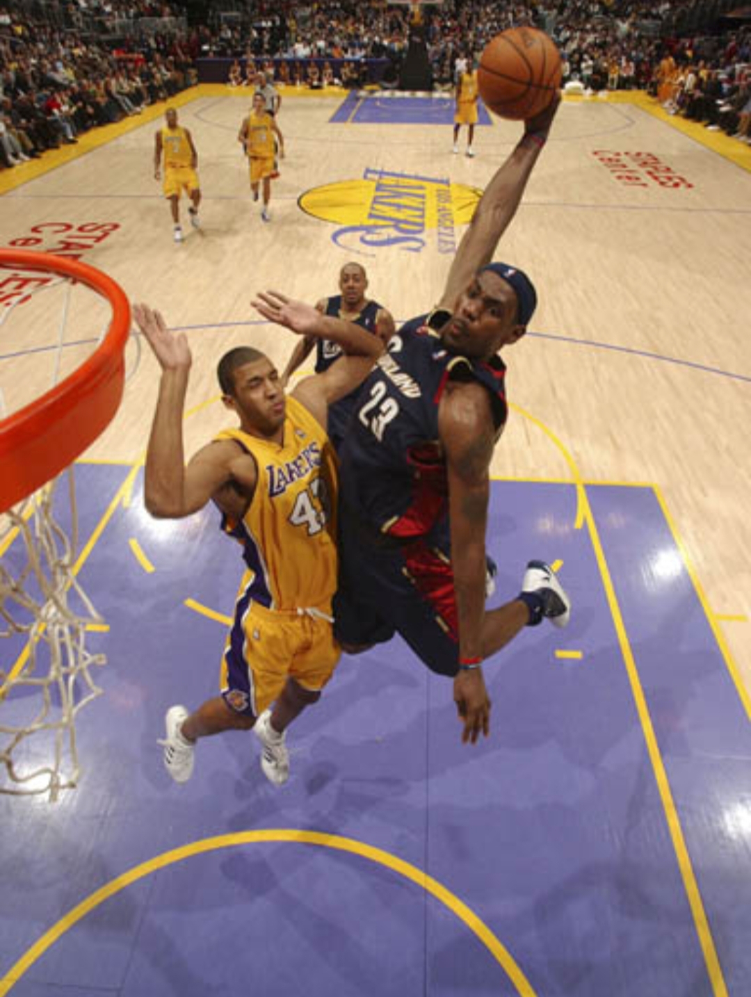 勒布朗·詹姆斯扣篮图集!