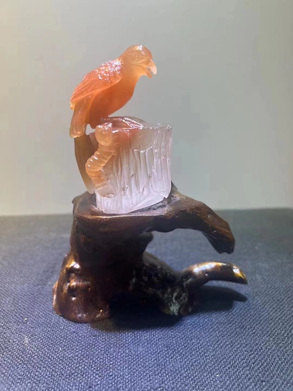 天然红水晶红兔毛俏色喜上眉梢花开富贵摆件,雕刻精致,晶体通透,浑然