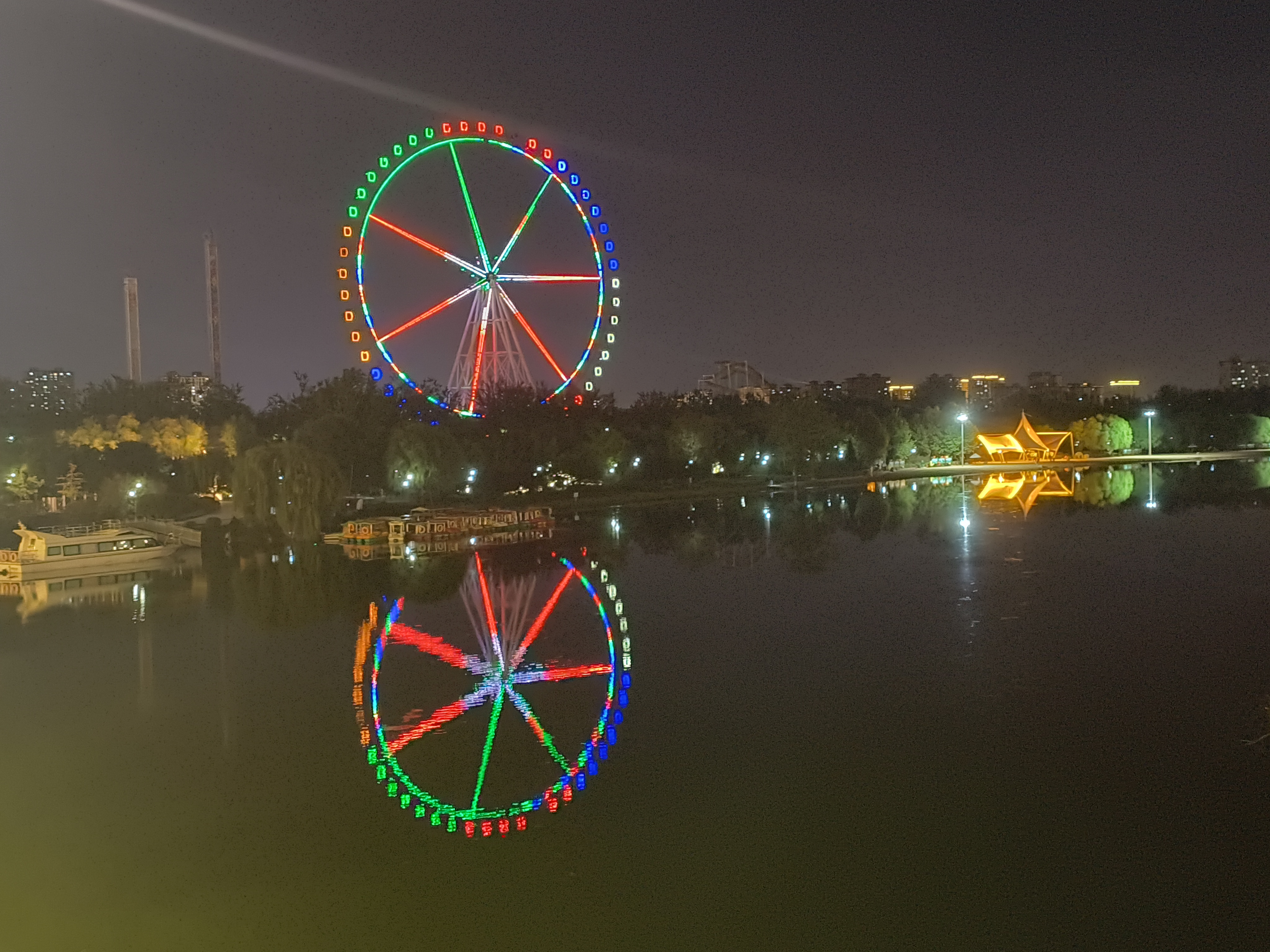 为展示太行泉城美丽邢台魅力,七里河锦江不夜城升级改造并更名为东由