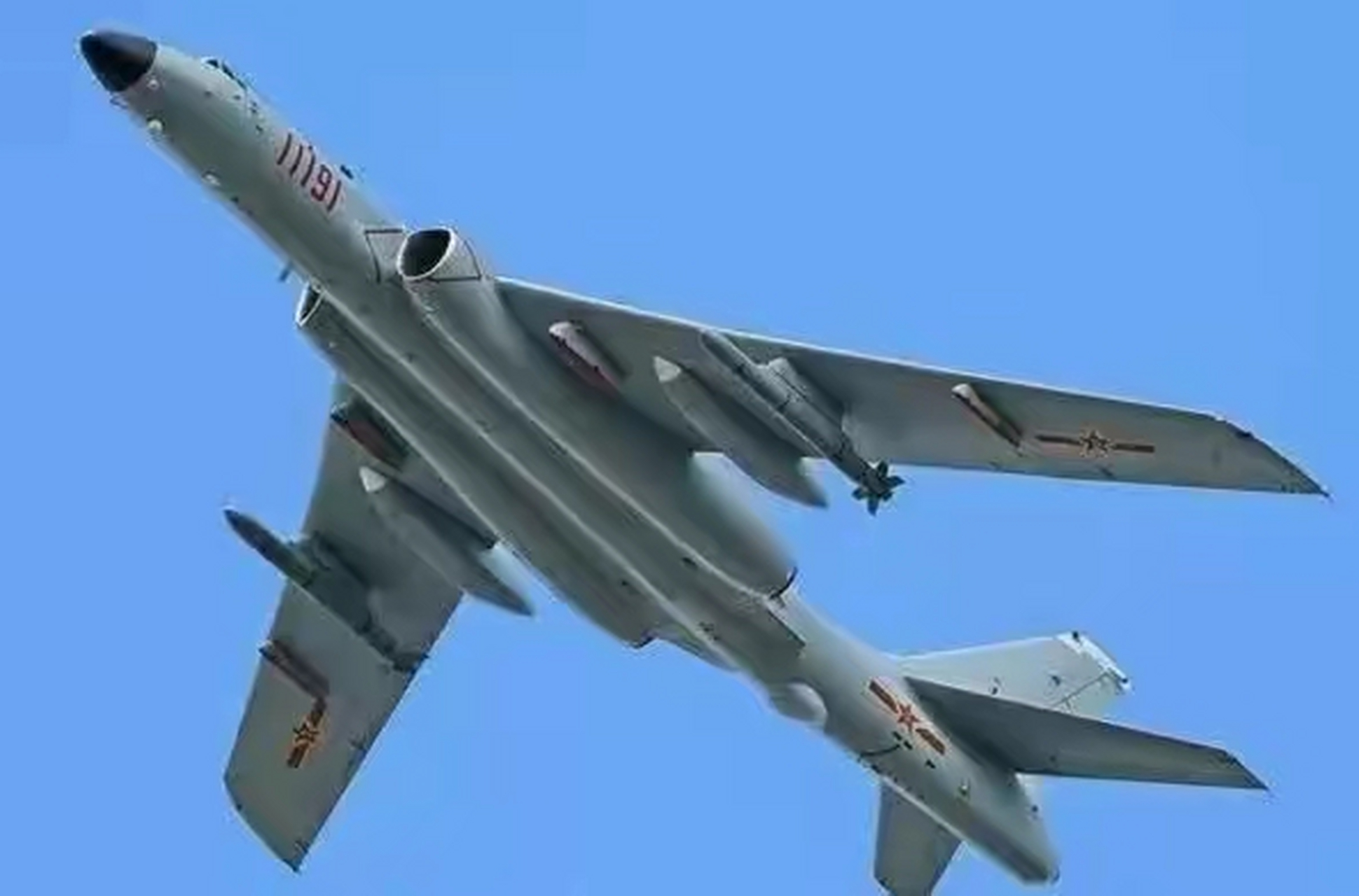 轰6是一型有意思的轰炸机,这在国内外绝无仅有.