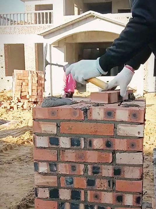 工地老师傅砌垛子,这手艺是真好,现在没人学马上要失传