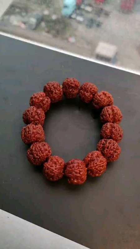 金刚菩提出水牛津红说的就是泡水后出来就是盘玩后期9分的样子