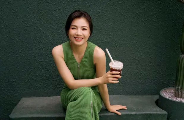 刘涛一身绿色养眼又清新,仿佛一阵春风拂过