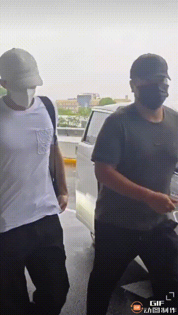 拼命三石的称号可不是白叫的,吴磊的行程可真满,6.