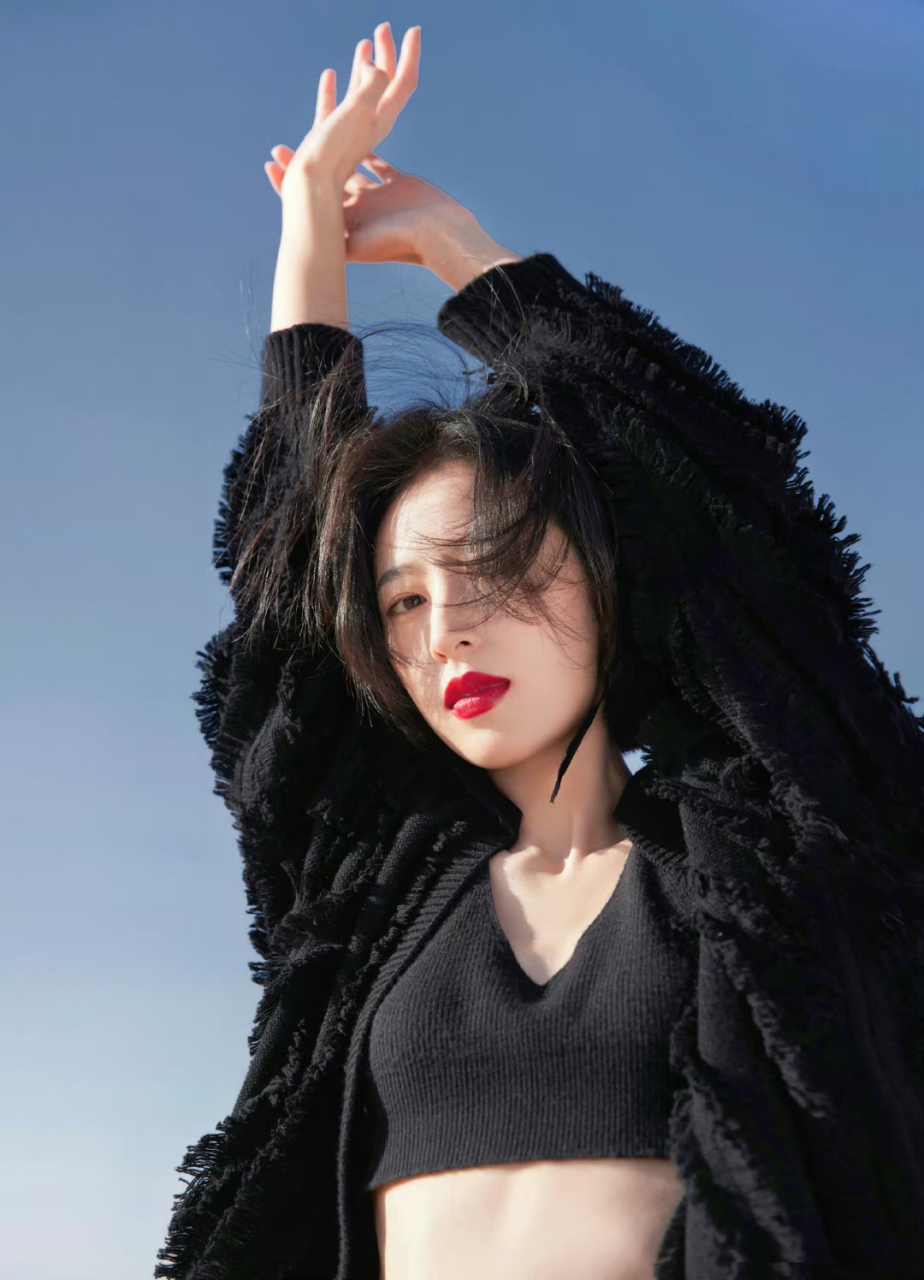 周雨彤美照,美丽又性感!#养眼美女