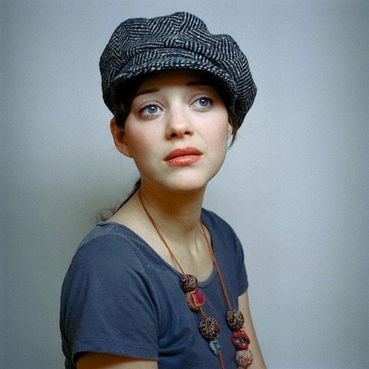 法国美女明星玛丽昂·歌迪亚(marion cotillard)兼具纯情和性感气质