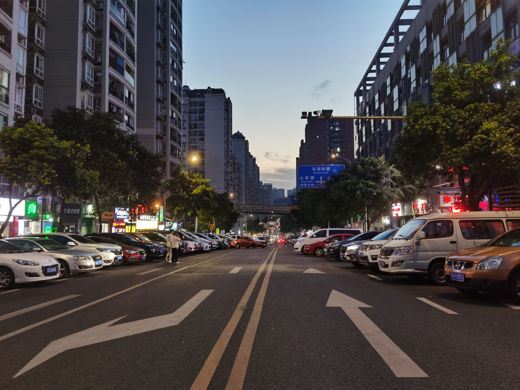 街拍重庆# 渝北狮子坪随手拍.#重庆纪实摄影