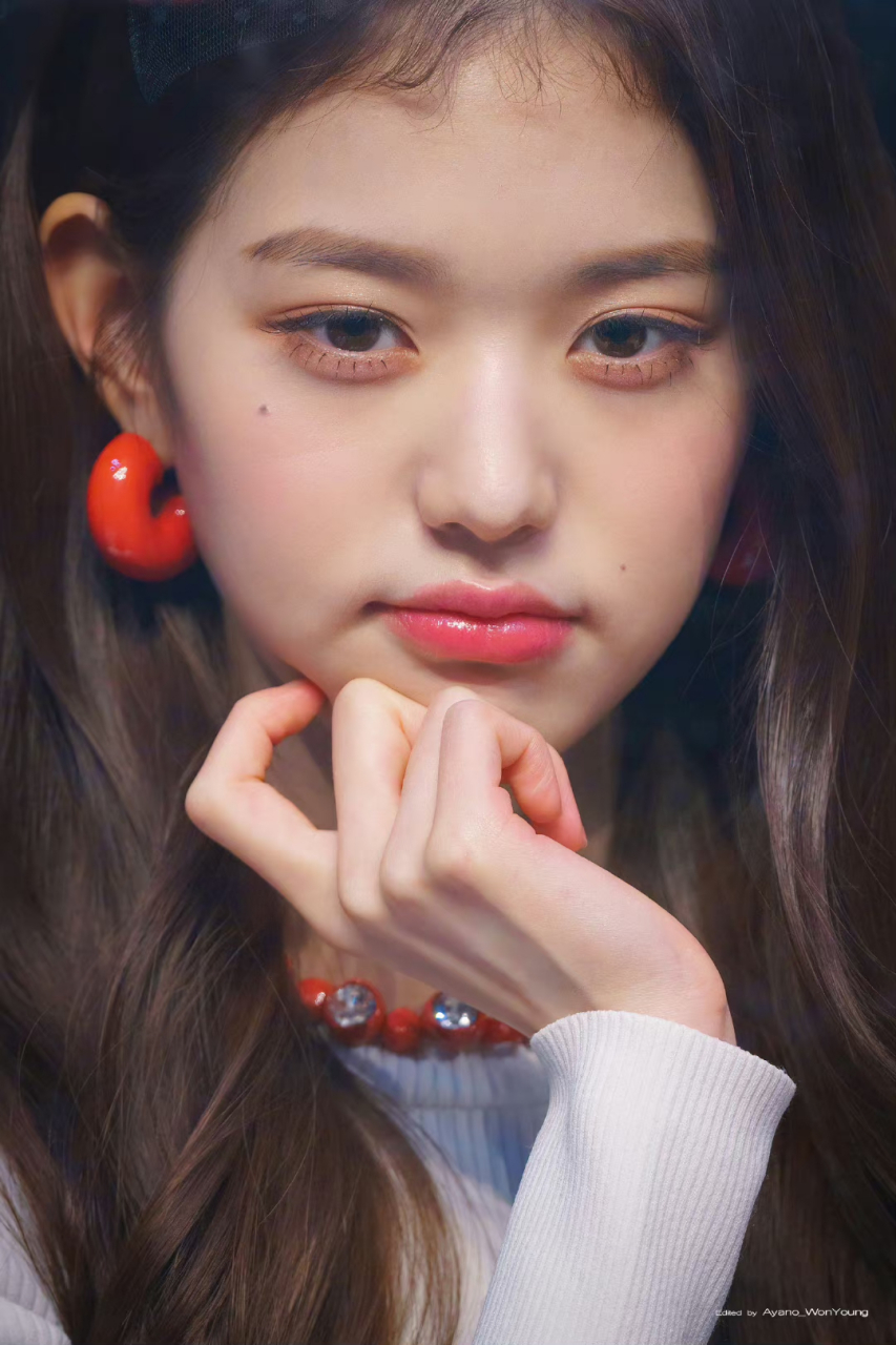 张元英,皮肤太好了,满满的胶原蛋白,年轻就是好啊.