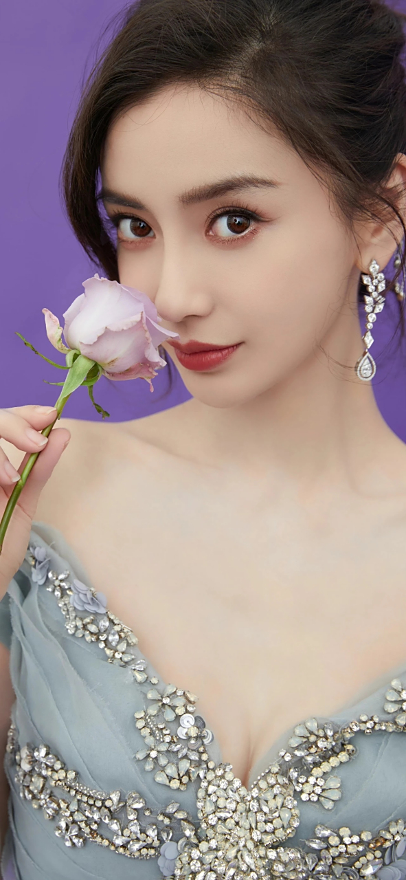 高冷御姐,性感甜妹,百变小娇娃的女神   杨颖