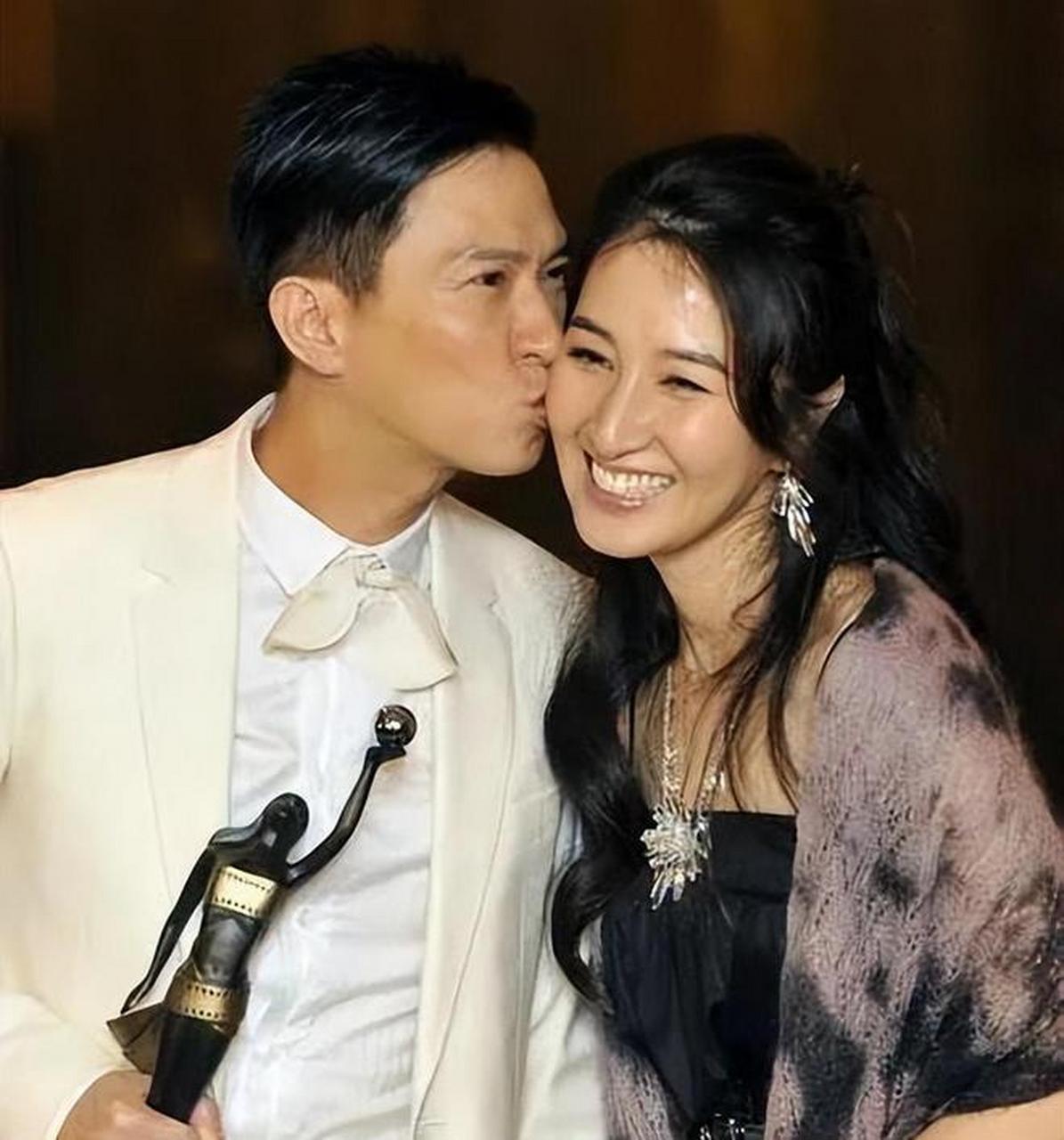 张家辉:从未阻止妻子关咏荷复出# 张家辉,这个在演艺圈摸爬滚打赌年