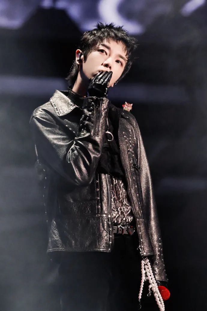 华晨宇帅到炸的高清图片