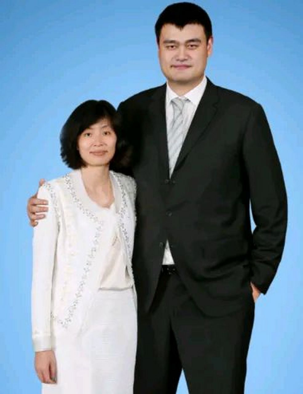 02 姚明是我国非常有名气的人物,虽然说他已经退役了.