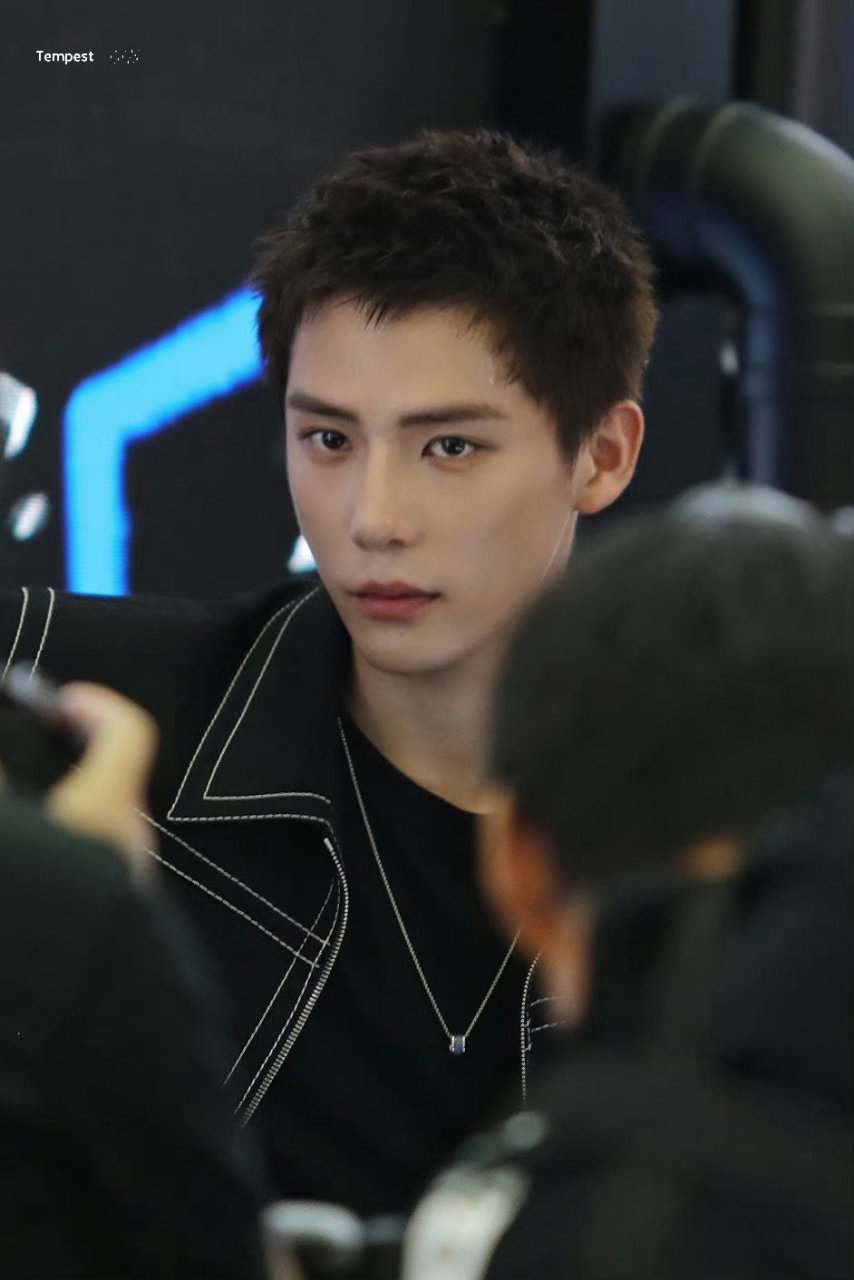 这么短的发型感觉没几个人能驾驭,王安宇的脸真的是太能打了 6767