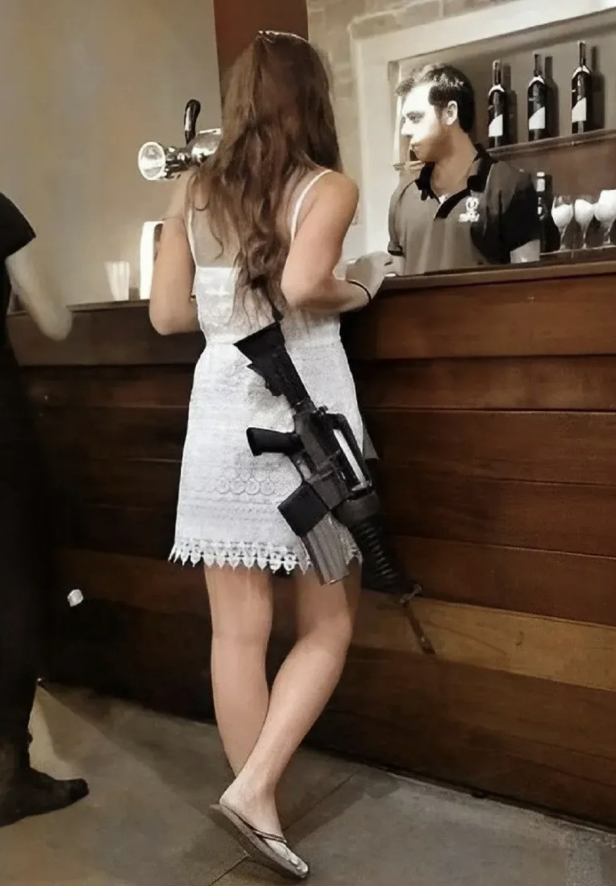 以色列80年代人人随手带着枪? 是的!确实是这样!