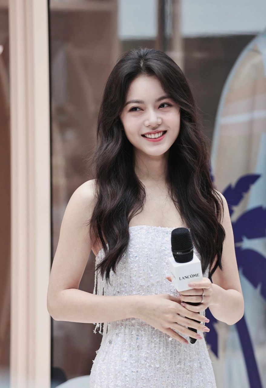 赵今麦这么好的身段不会还有嘴她胖吧!