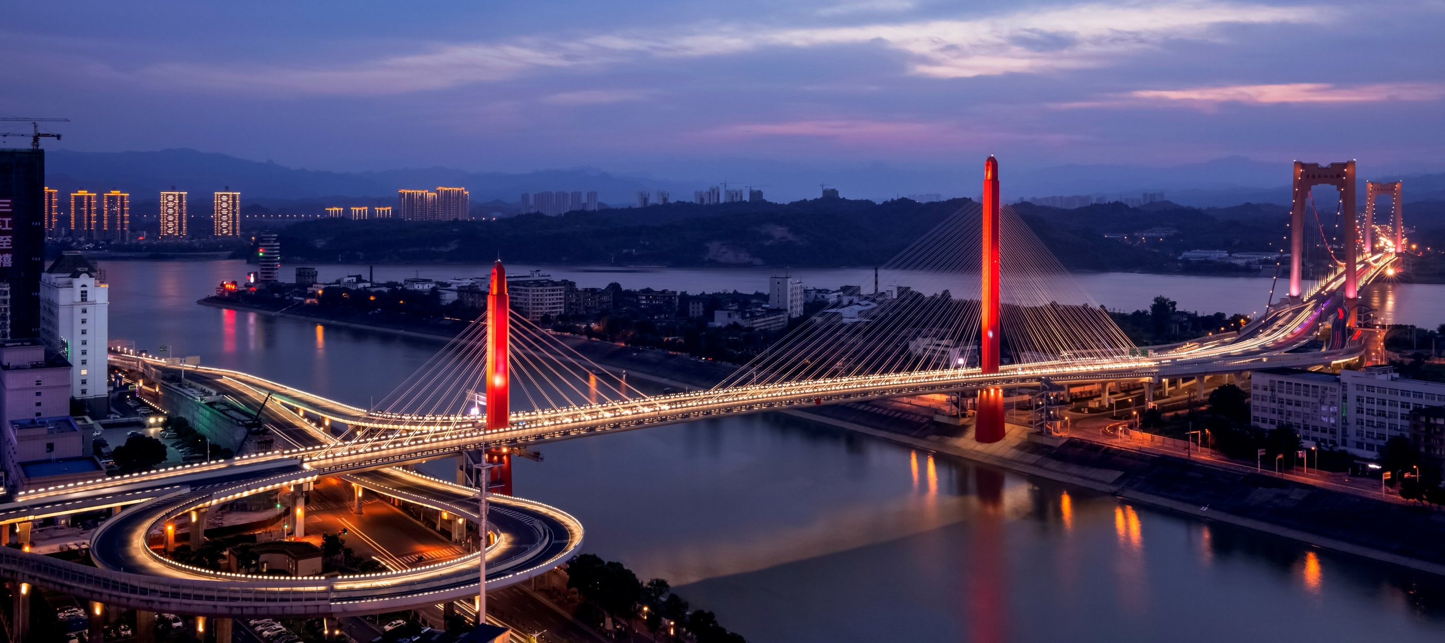 【注】宜昌至喜长江大桥,是下游距葛洲坝枢纽最近的一座新桥.