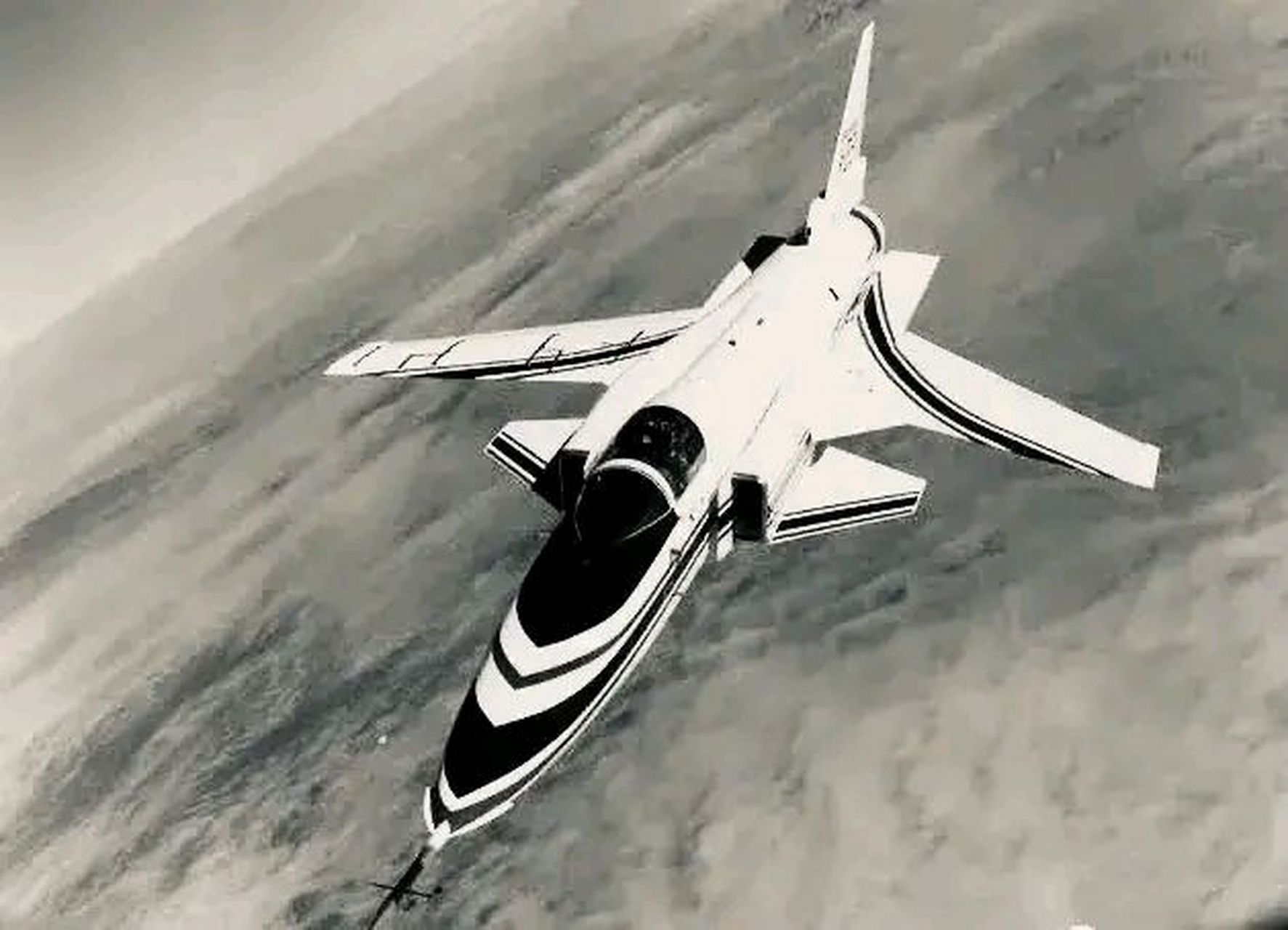 1983年9月14日,桂林奇峰岭机场上一架三叉戟客机正在跑道上滑行准备