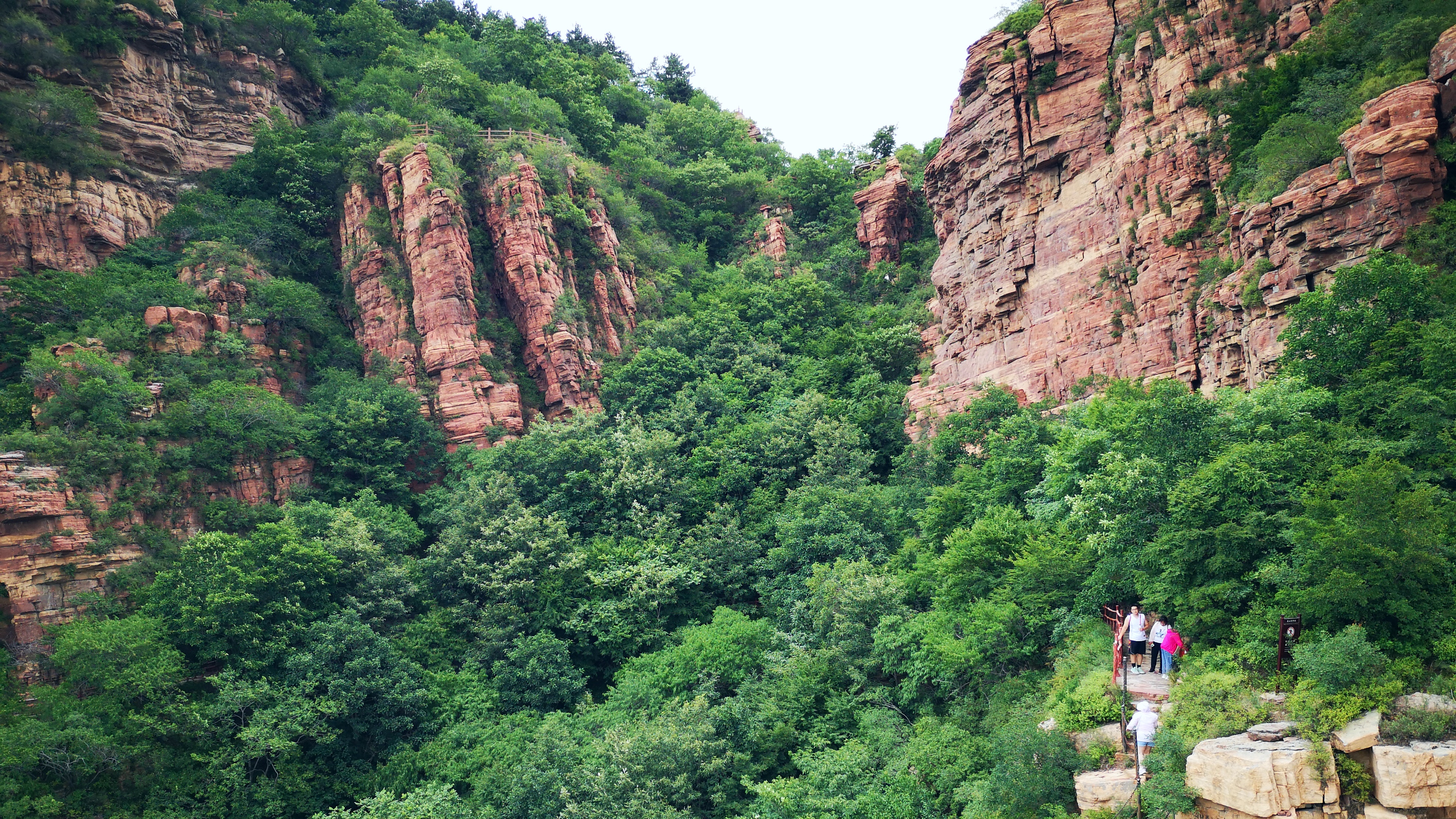邢台寒山风景区,赤壁丹崖多奇景,天然氧吧名不虚