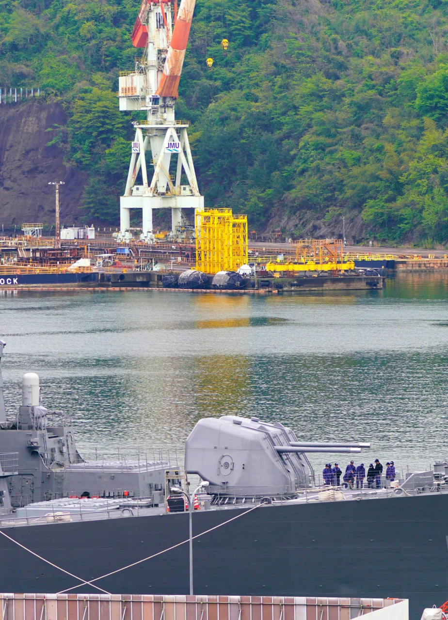 日本奥托双管127舰炮,再多一门就有战列舰舰炮的感觉了.