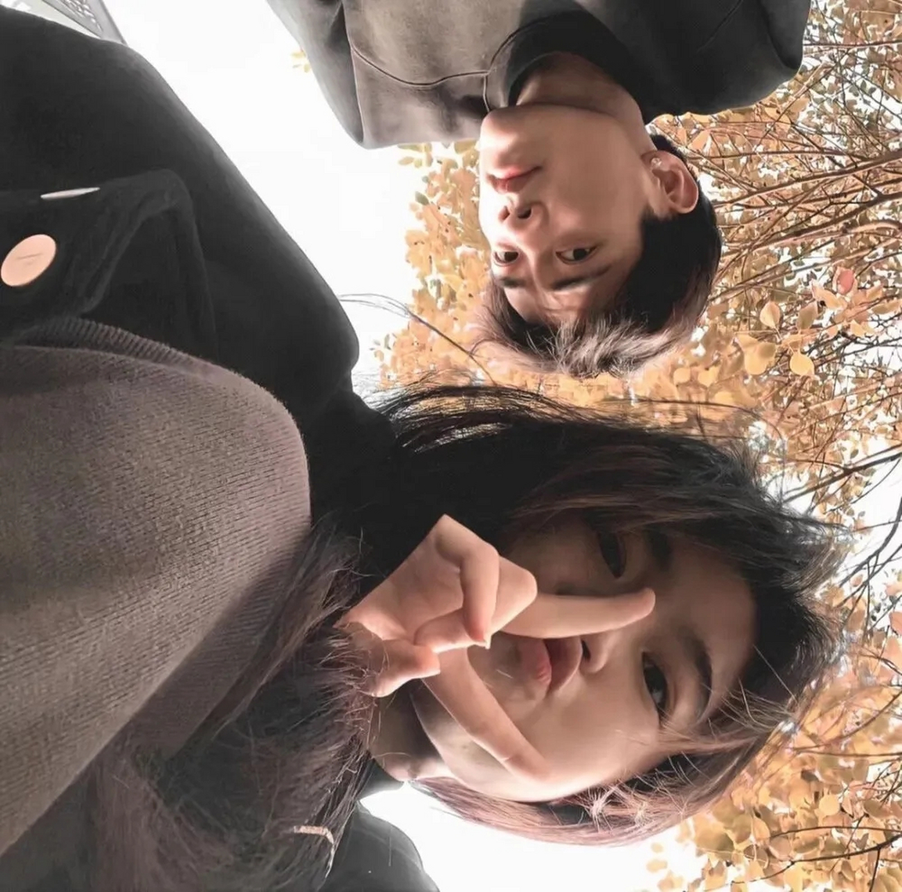 换桶装水的女汉子 变成了手无缚鸡之力 连瓶盖都扭不开的软妹子