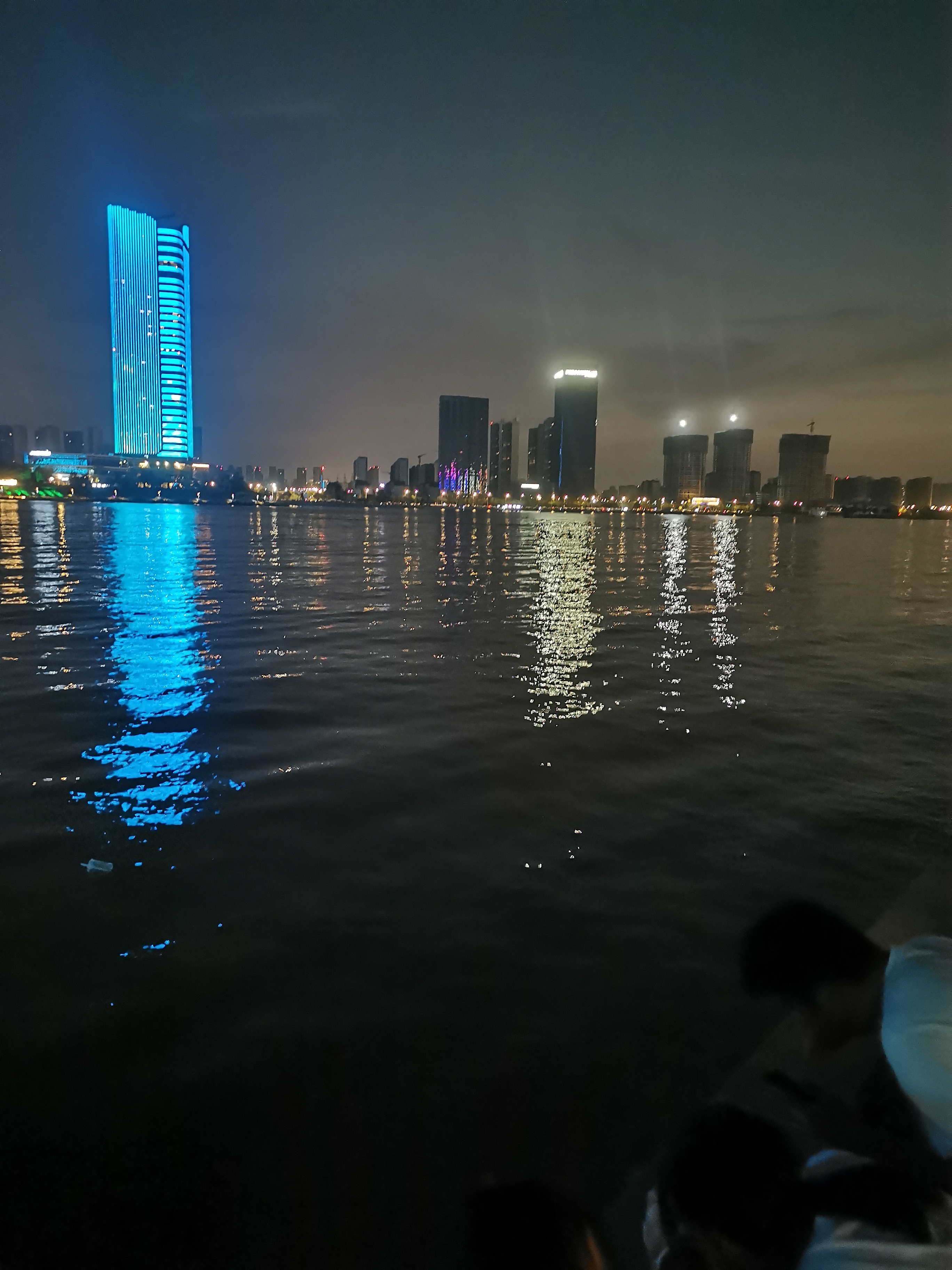 后海夜景图片