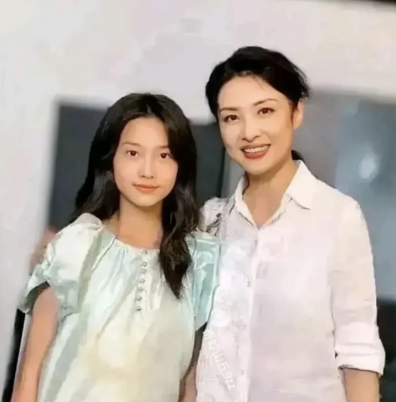 星驾到#  周涛女儿名叫香香,香香出生于2005年,她是周涛与第二任丈夫