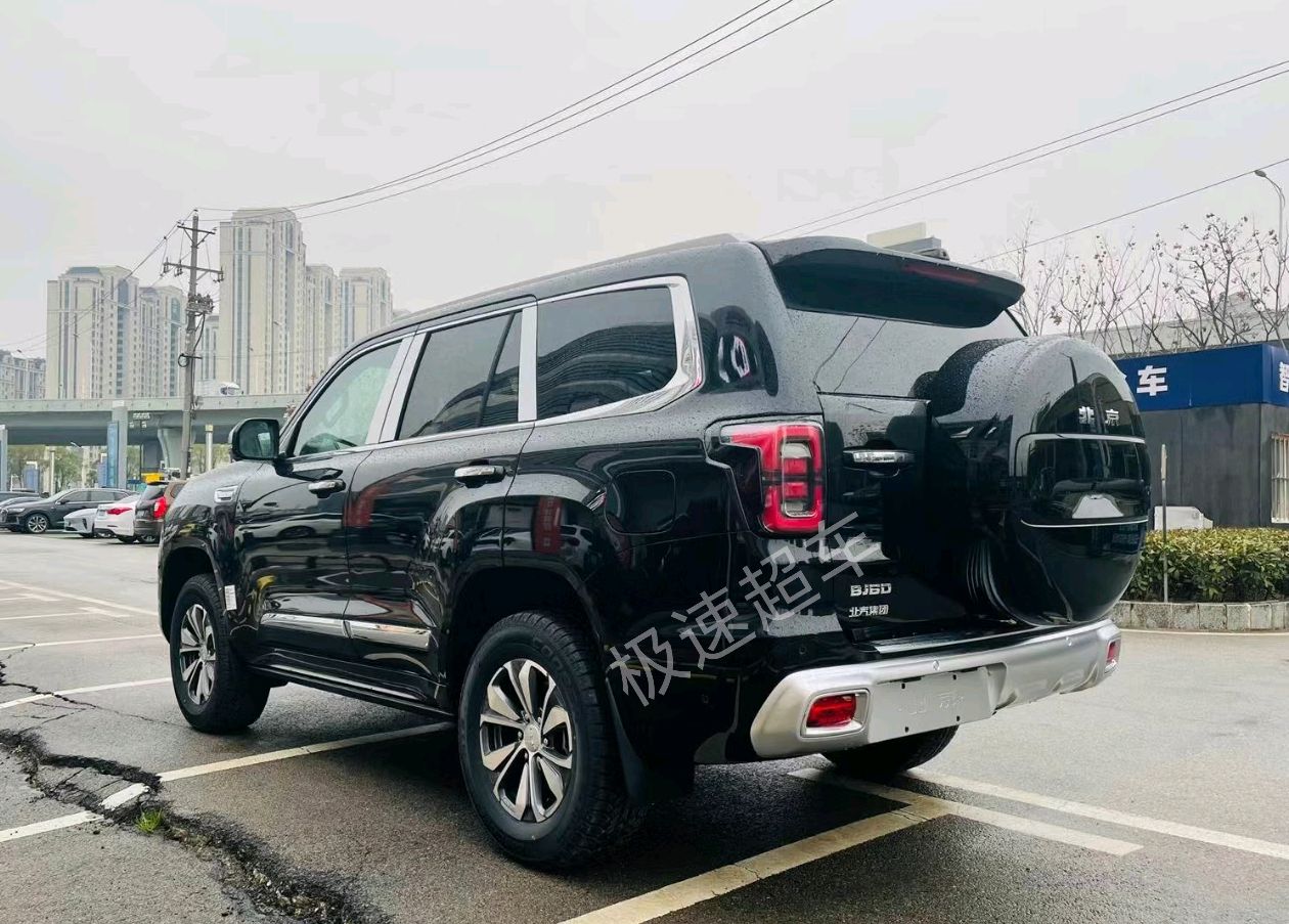 北汽bj60"黑骑士"曝光,竞争力飙升,标配非承载车身,稳重霸气