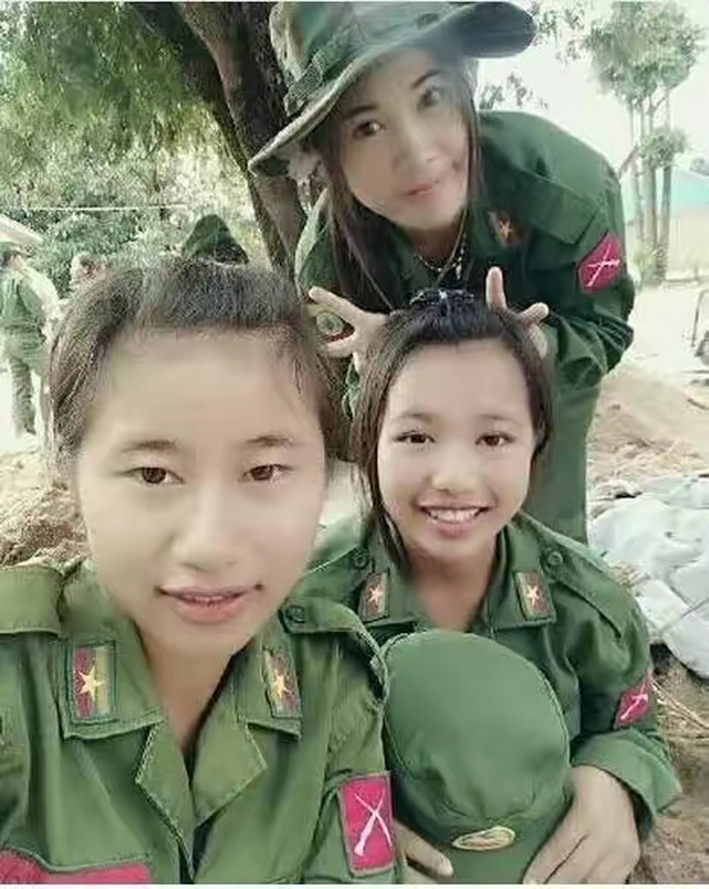 东南亚女兵图片