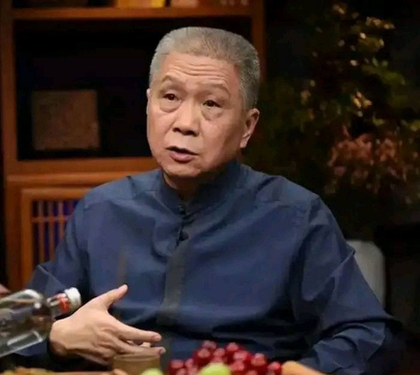 收藏家,马未都,陪一个富豪朋友去欧洲,马未都带了五万欧元,觉得自己挺