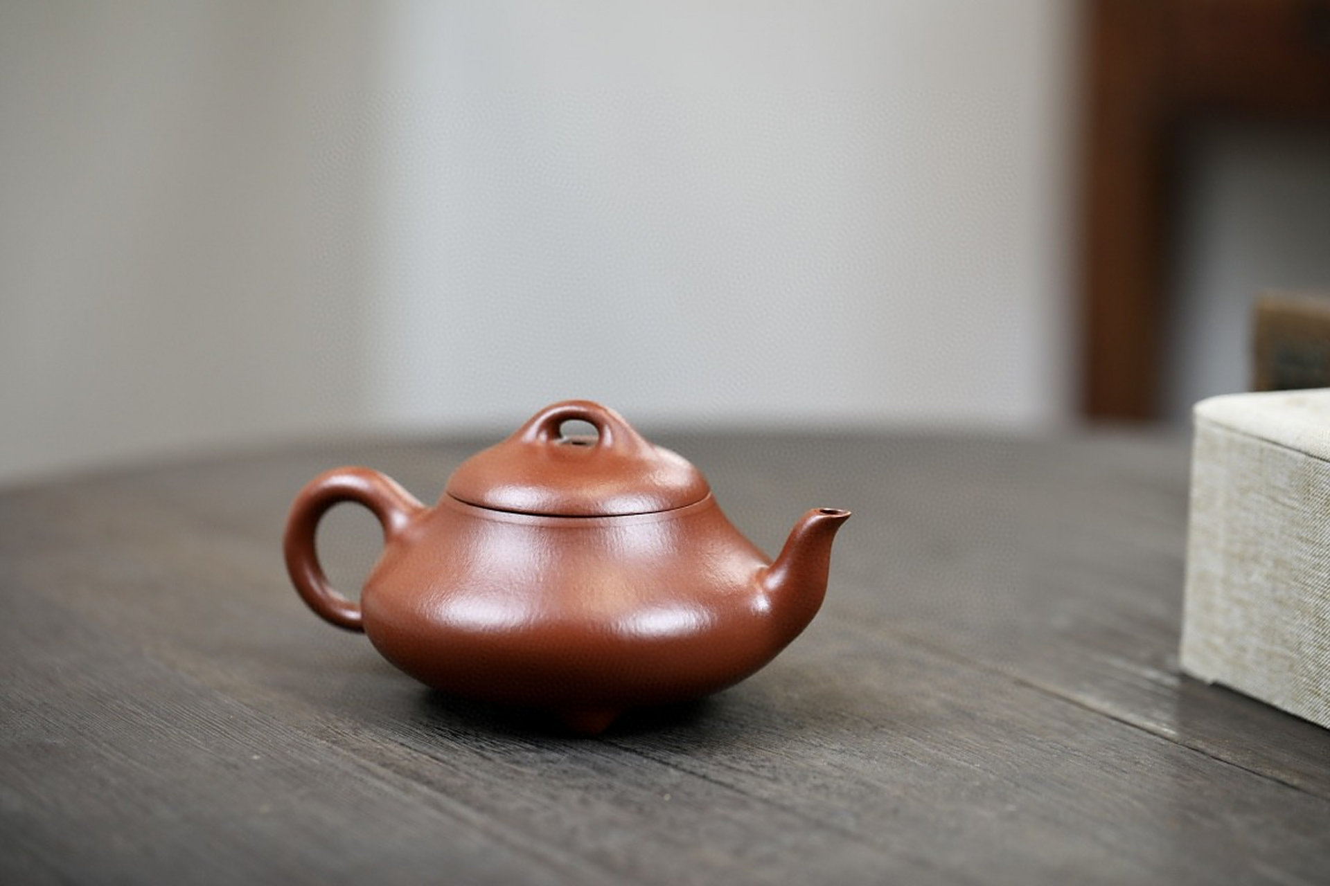 汉棠石瓢|优质朱泥|160cc|全手  壶为摹徐汉棠大师之作,型体不缚前鉴