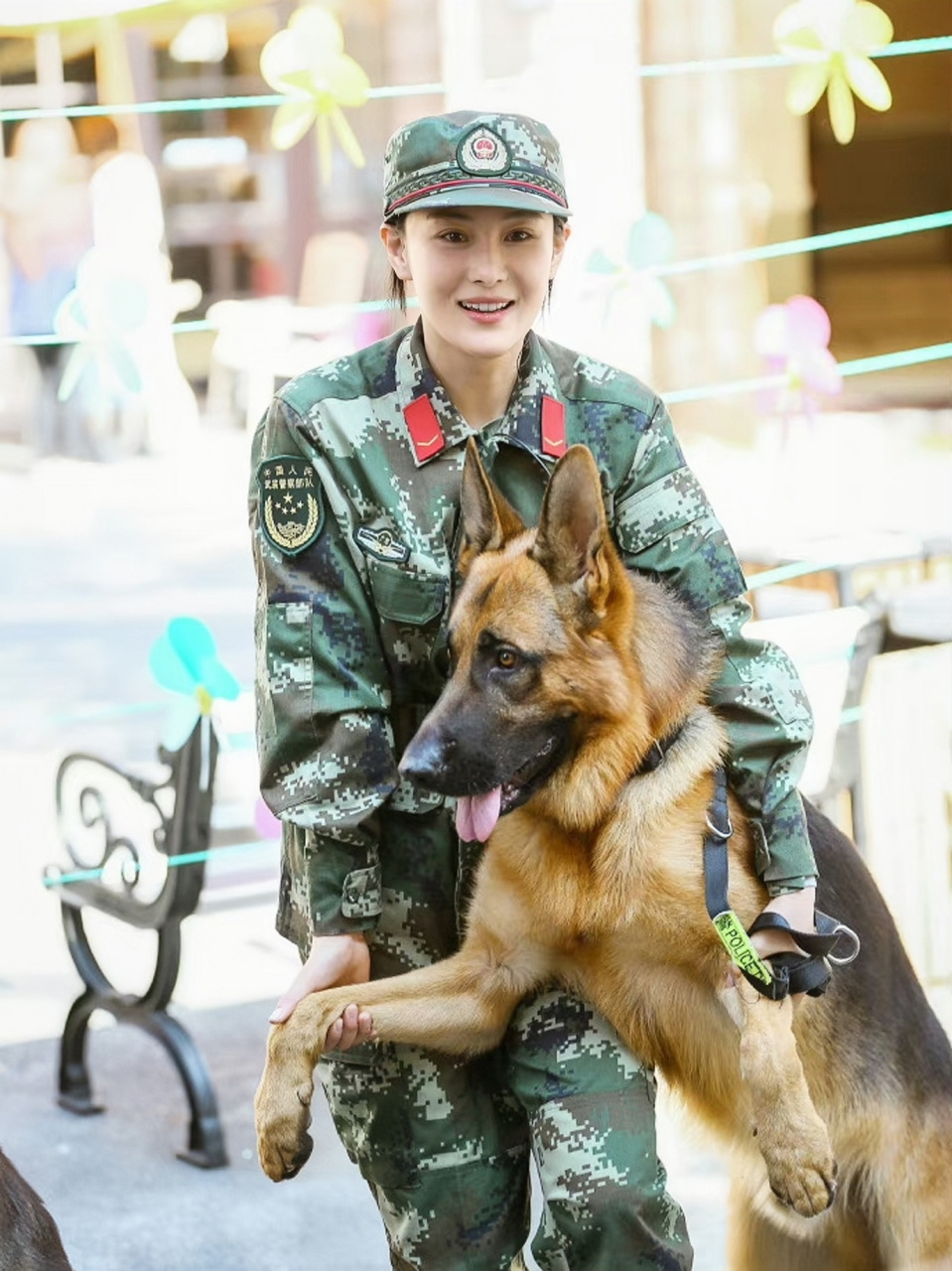 奇兵神犬张馨予花絮图片