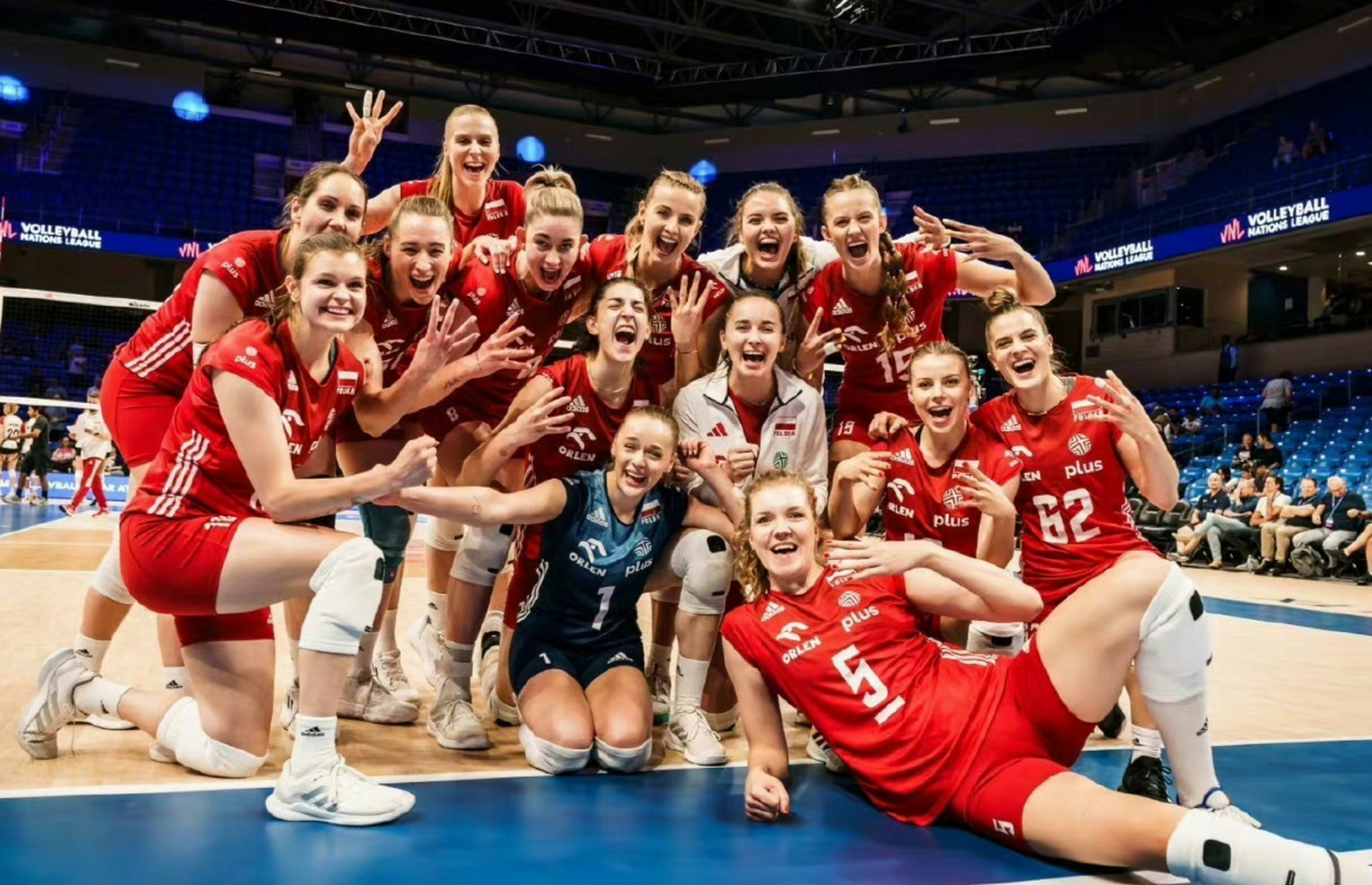 波兰女排阵容又继续补强,世联赛大杀四方分站赛排名第一的波兰女排