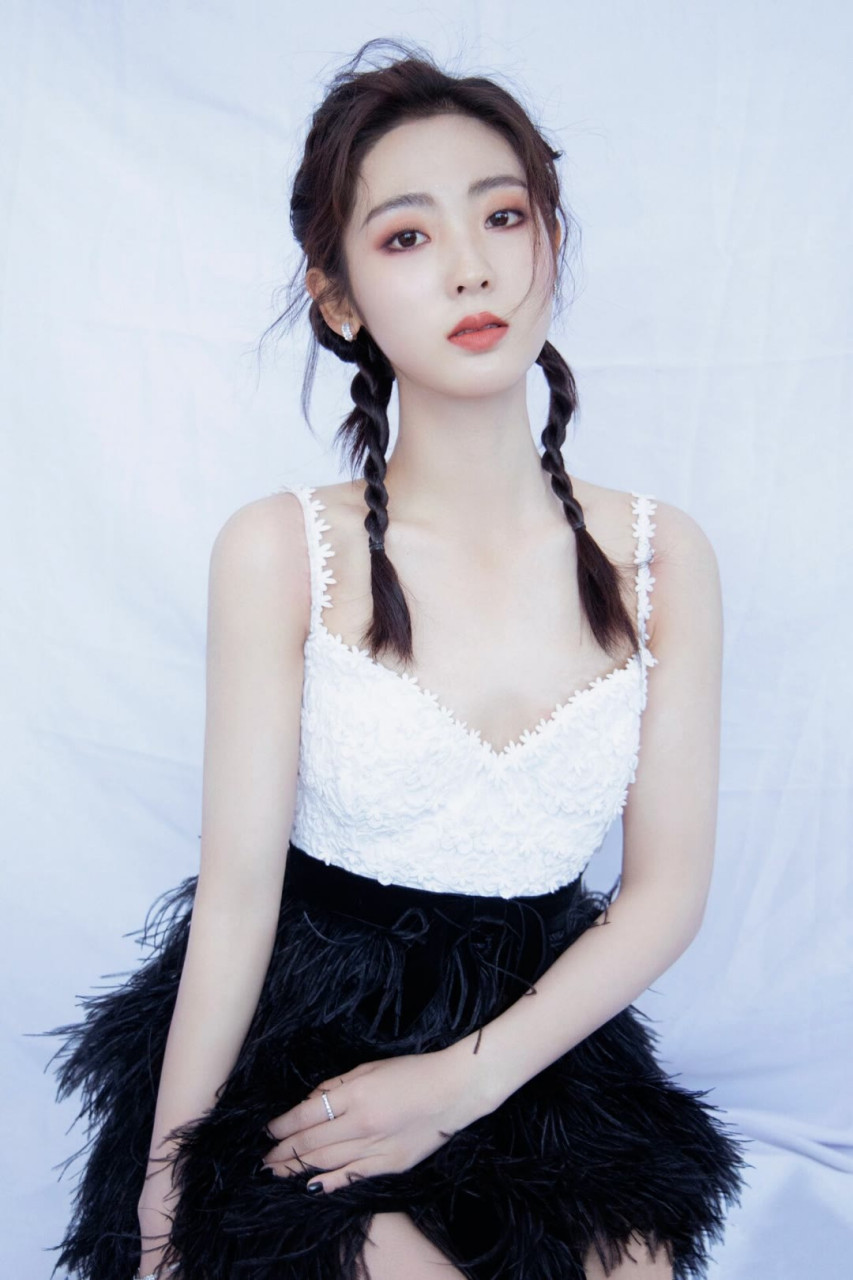 邢菲,90后女演员.