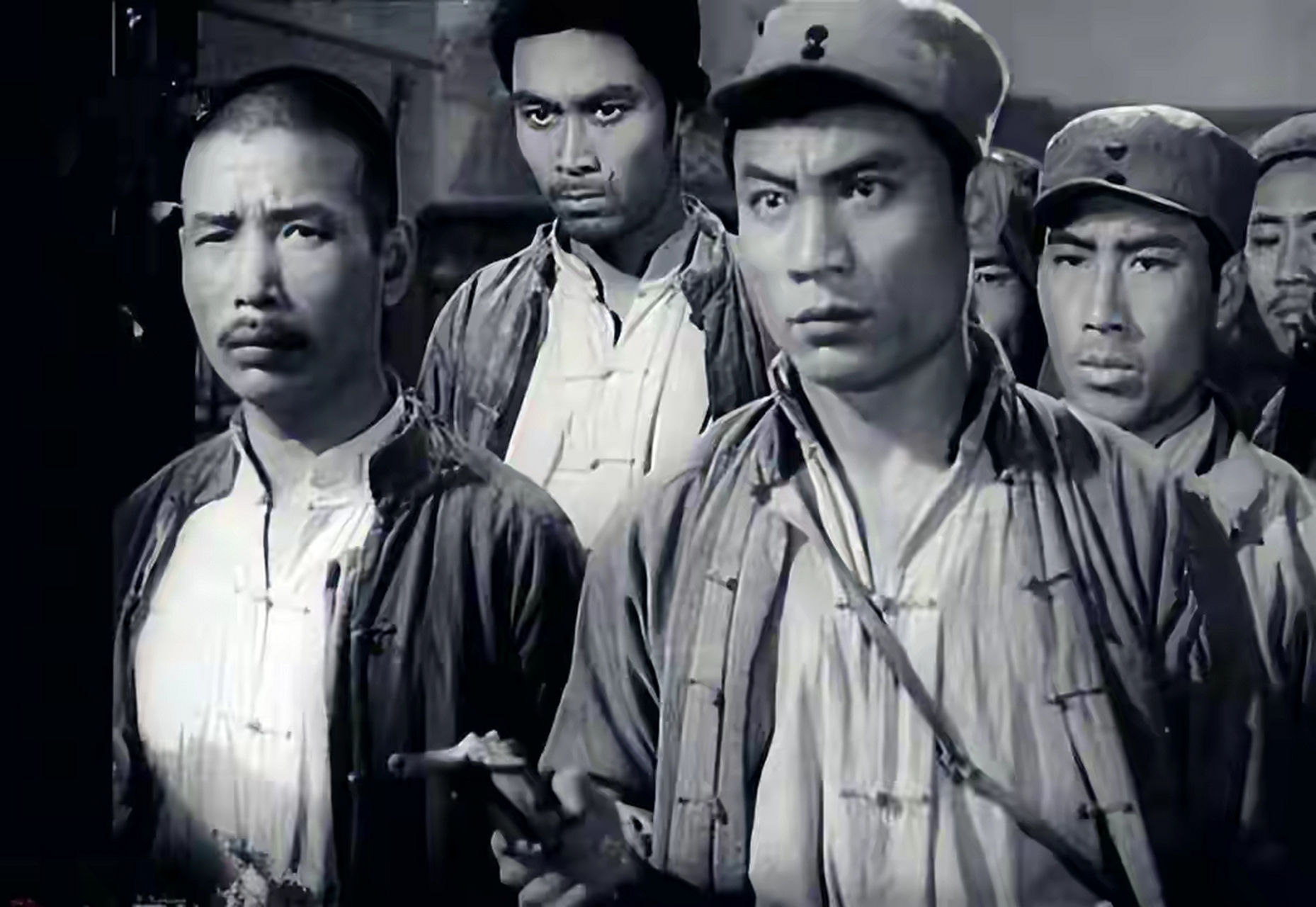 1955年1月,由长春电影制片厂出品的《平原游击队》上映,在全国掀起了