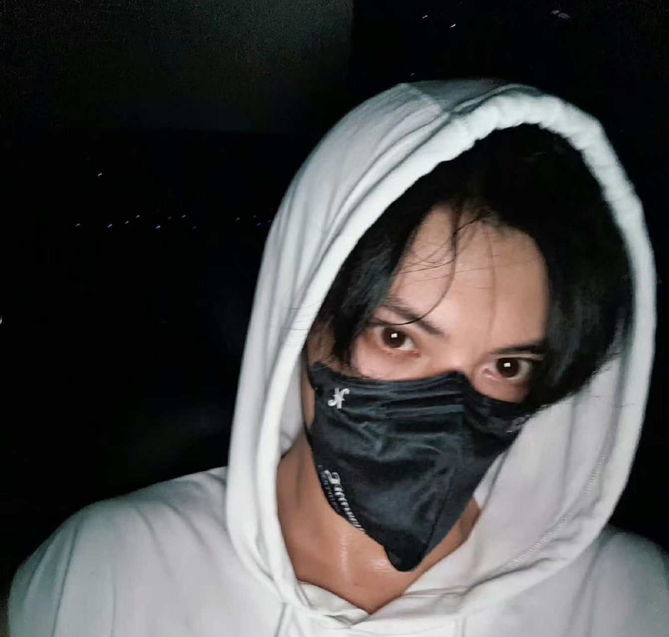 王鹤棣,范丞丞,魏大勋,白敬亭内娱四大显眼包口罩自拍,都是大帅哥哈