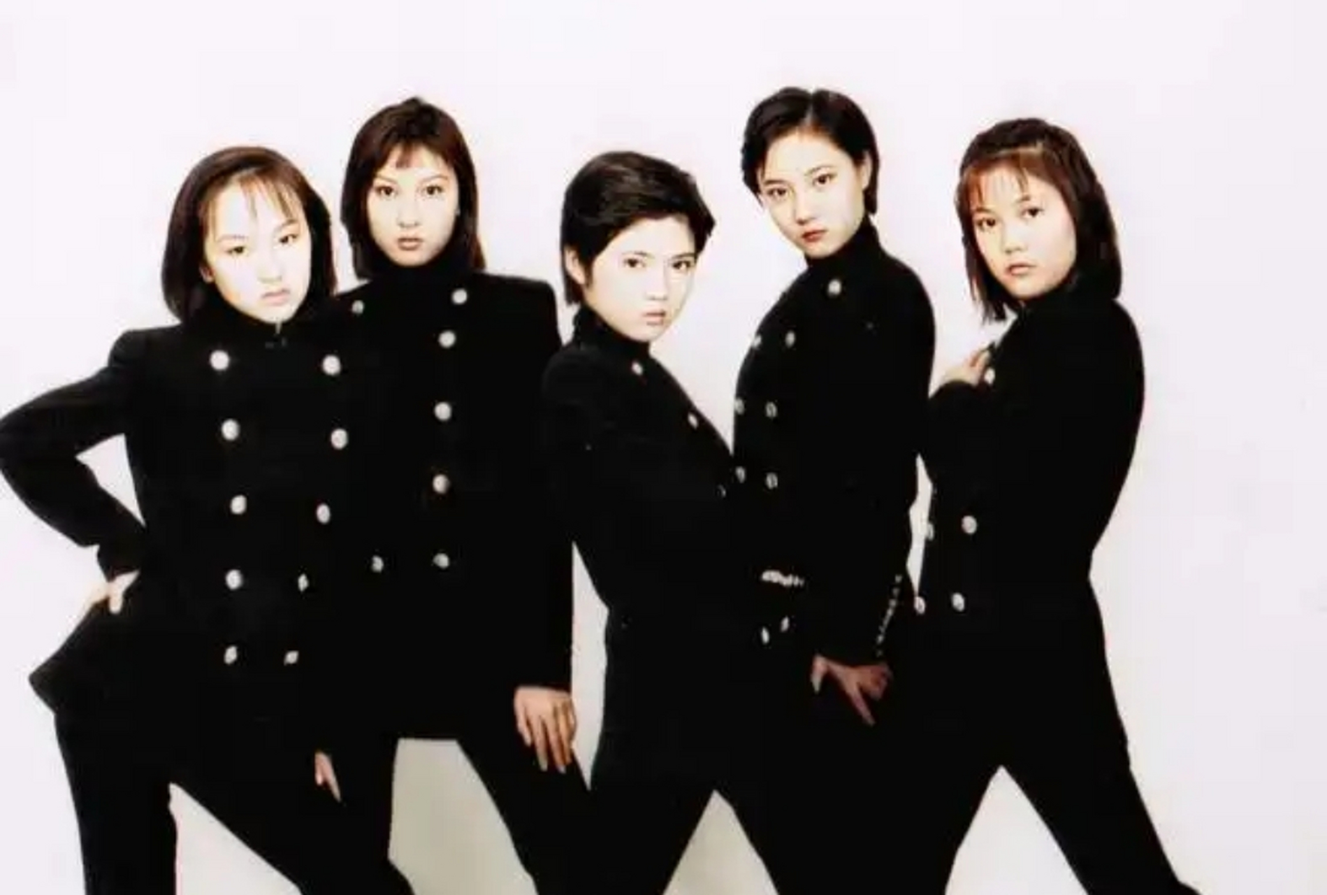 1996年,这支女子组合正式成立,这也是内地第一支女子组合团体,那时一