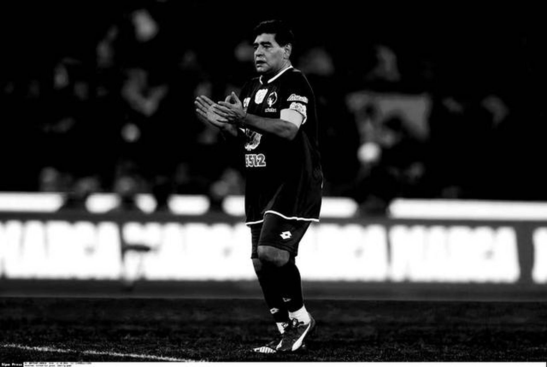 足球是让阿根廷人忘掉一切痛苦和磨难的最好的精神家园,而马拉多纳则