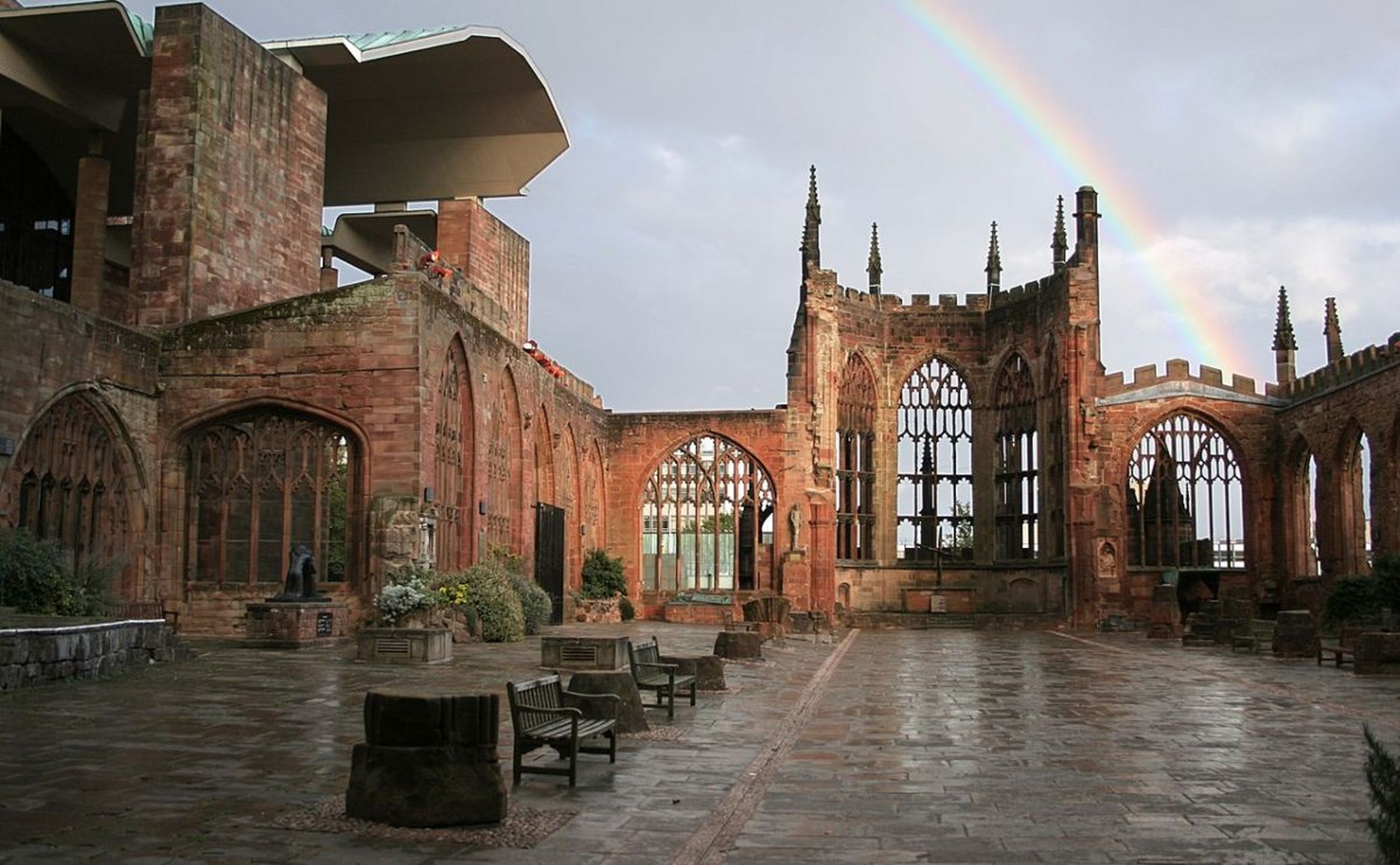 1940 年 11 月 14 日那个灾难性的夜晚,英国考文垂市遭遇毁灭性的轰炸