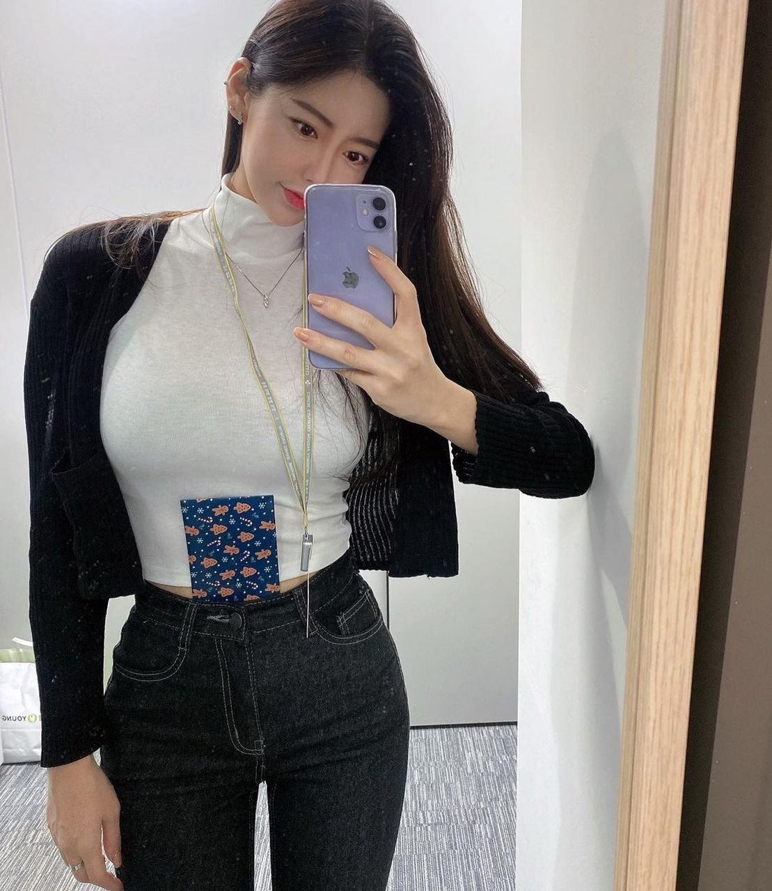 只是一块透明亚克力板... oiiai
