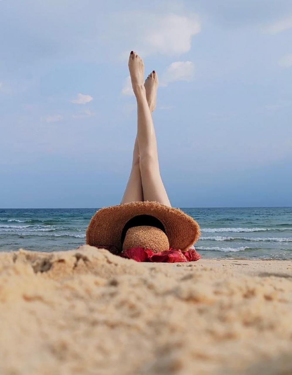 胡静生图,美腿玉足.