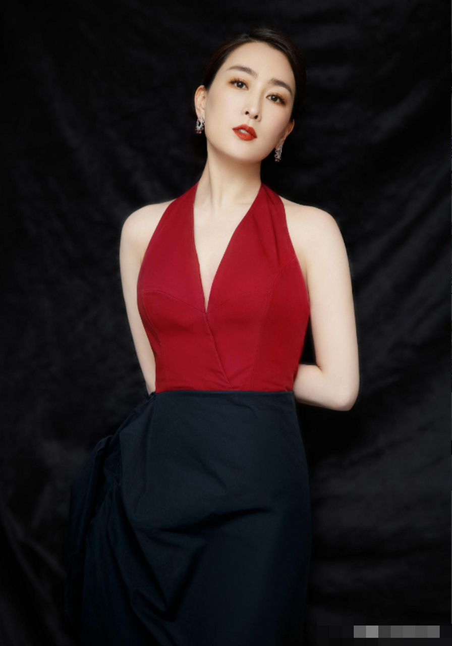 最近有一则八卦引起了不少人的关注,就是演员马苏参加网红老葛生日宴