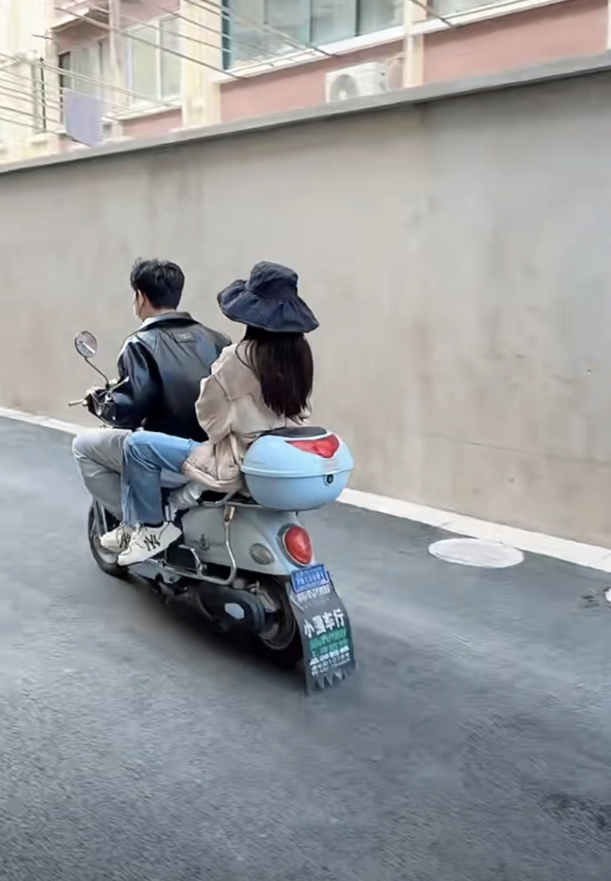 网友:女朋友生气以后的样子,是怎么做到全国统一的呢?